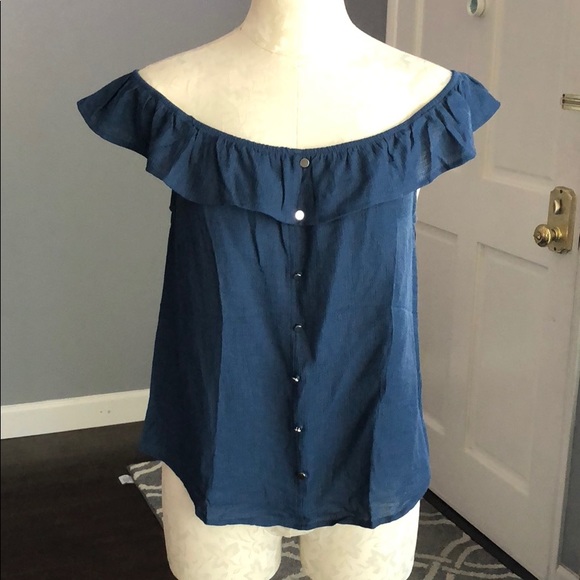 E&M Off the Shoulder Top - Picture 1 of 7